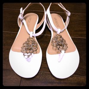 Aerosole White Gold Short Stack Flat Sandal